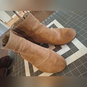 DENVER HAYES Suede Booties